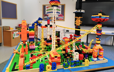 LEGO Play LOGO